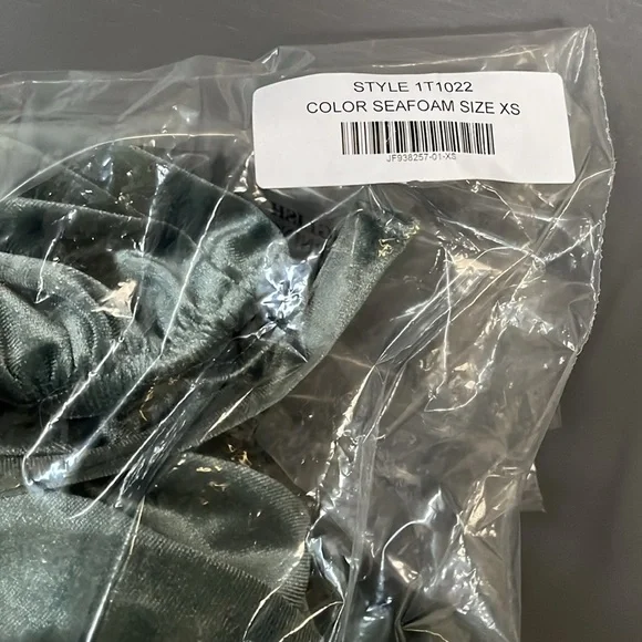 Lulus Marvelously Sweet Sage Blue Velvet Long Sleeve Peplum Top XS NWT - Picture 3 of 3